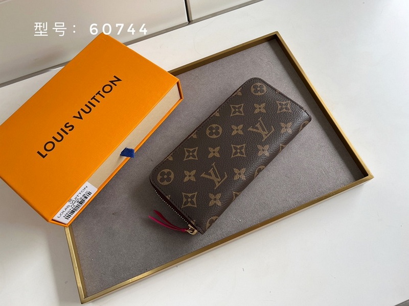 LV Wallets 313